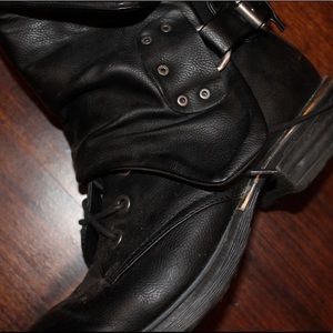 Black combat boots, excellent condition, worn three times!